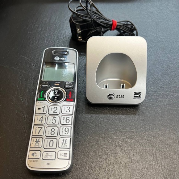 AT&T CL83464 DECT 6.0 Cordless Call ID Announce Phone System w/ 3 Handsets - Picture 13 of 15